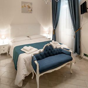 Camera con letto king size